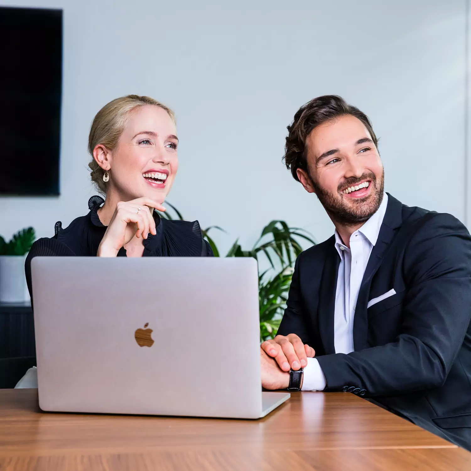 Businessfoto vor Mac book